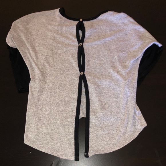 Gray Top with Black Sleeves & Detail, Open Back - Picture 4 of 7